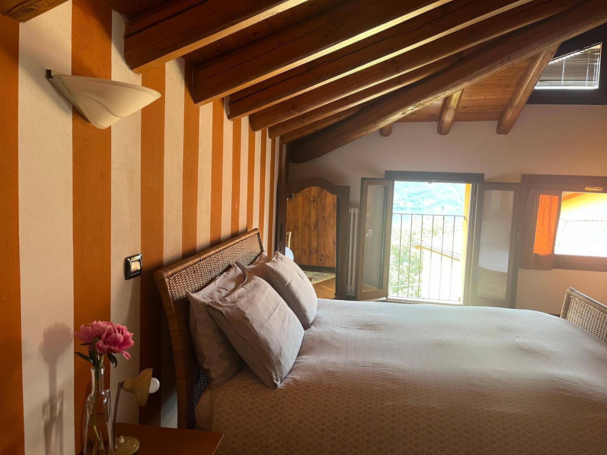 Casa Vacanza Castagna Несо Екстериор снимка